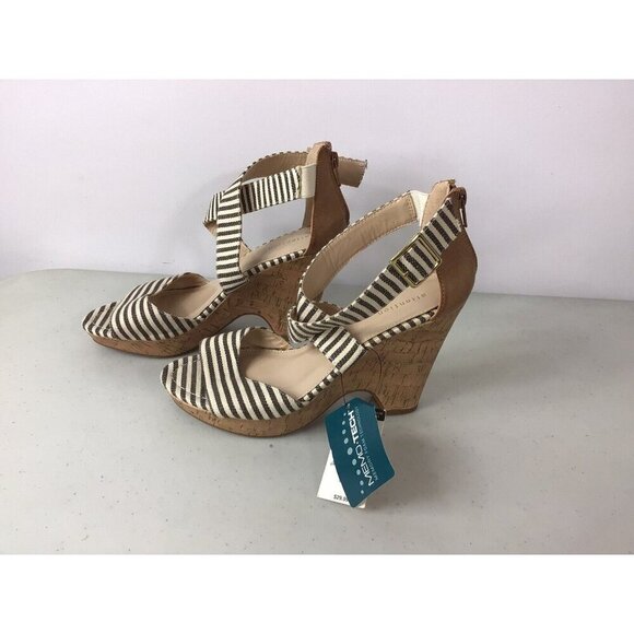 Attention Wedge Sandals Womens 8 New - Picture 3 of 8